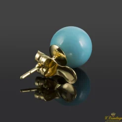 PENDIENTES Pendientes realizados en oro amarillo y bolas de turquesa.