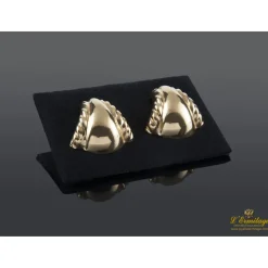 PENDIENTES Pendientes realizados en oro amarillo.