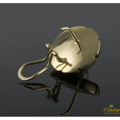PENDIENTES Pendientes tipo chanel realizados en oro amarillo con centro de perla.