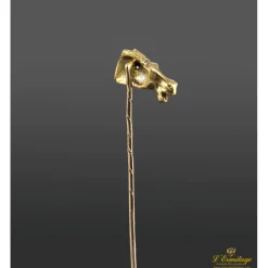 PISACORBATAS Alfiler de corbata realizado en oro amarillo y brillante.
