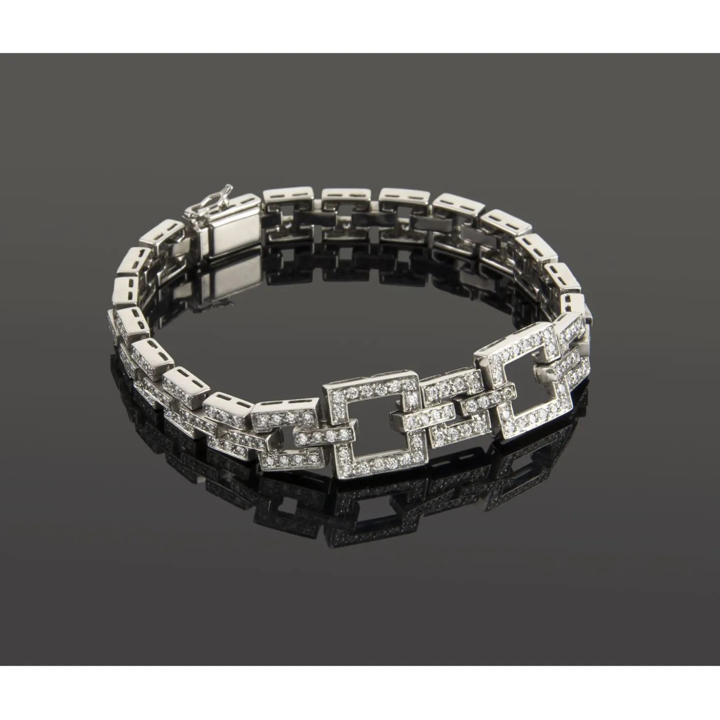 PULSERAS Pulsera art-deco en oro blanco y diamantes.