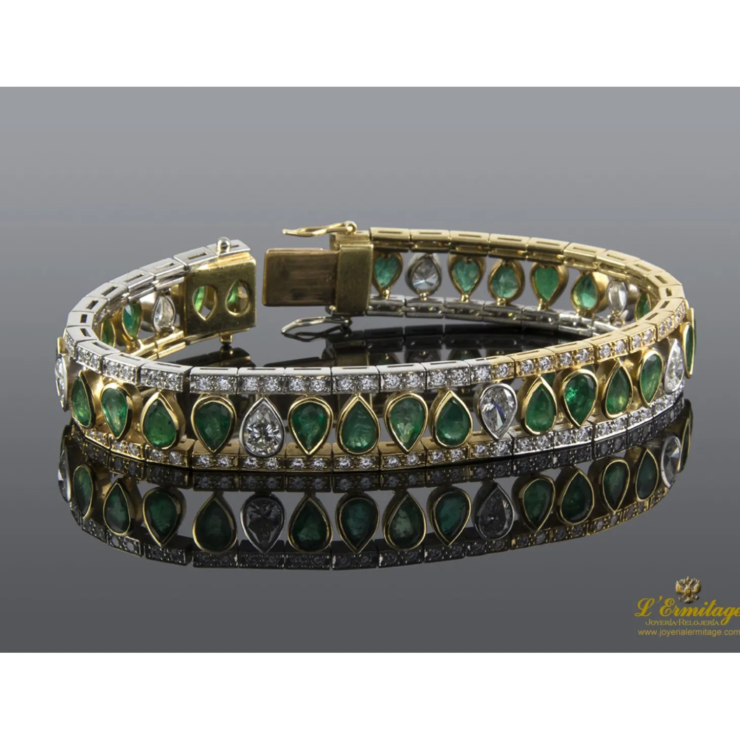 PULSERAS Pulsera art-deco esmeraldas talla pera y diamantes.