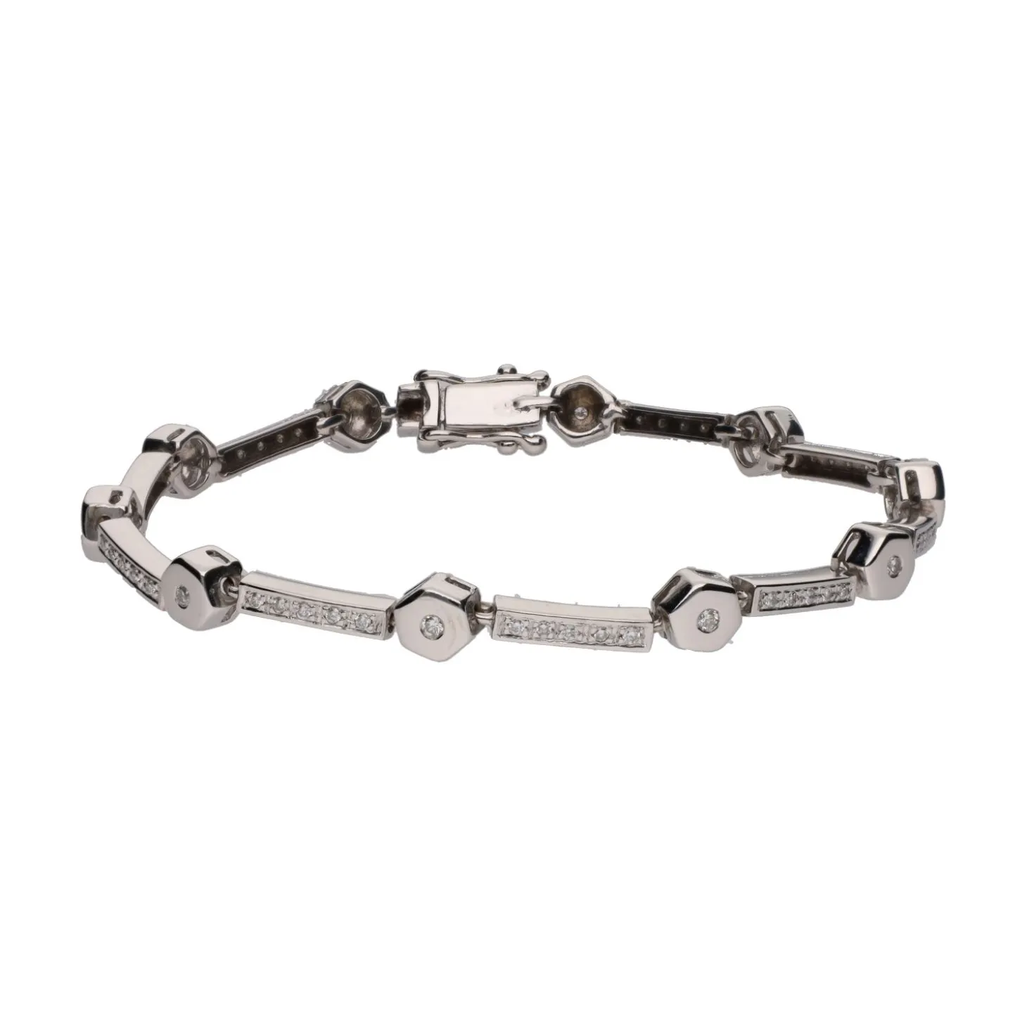 PULSERAS Pulsera en oro blanco con brillantes.