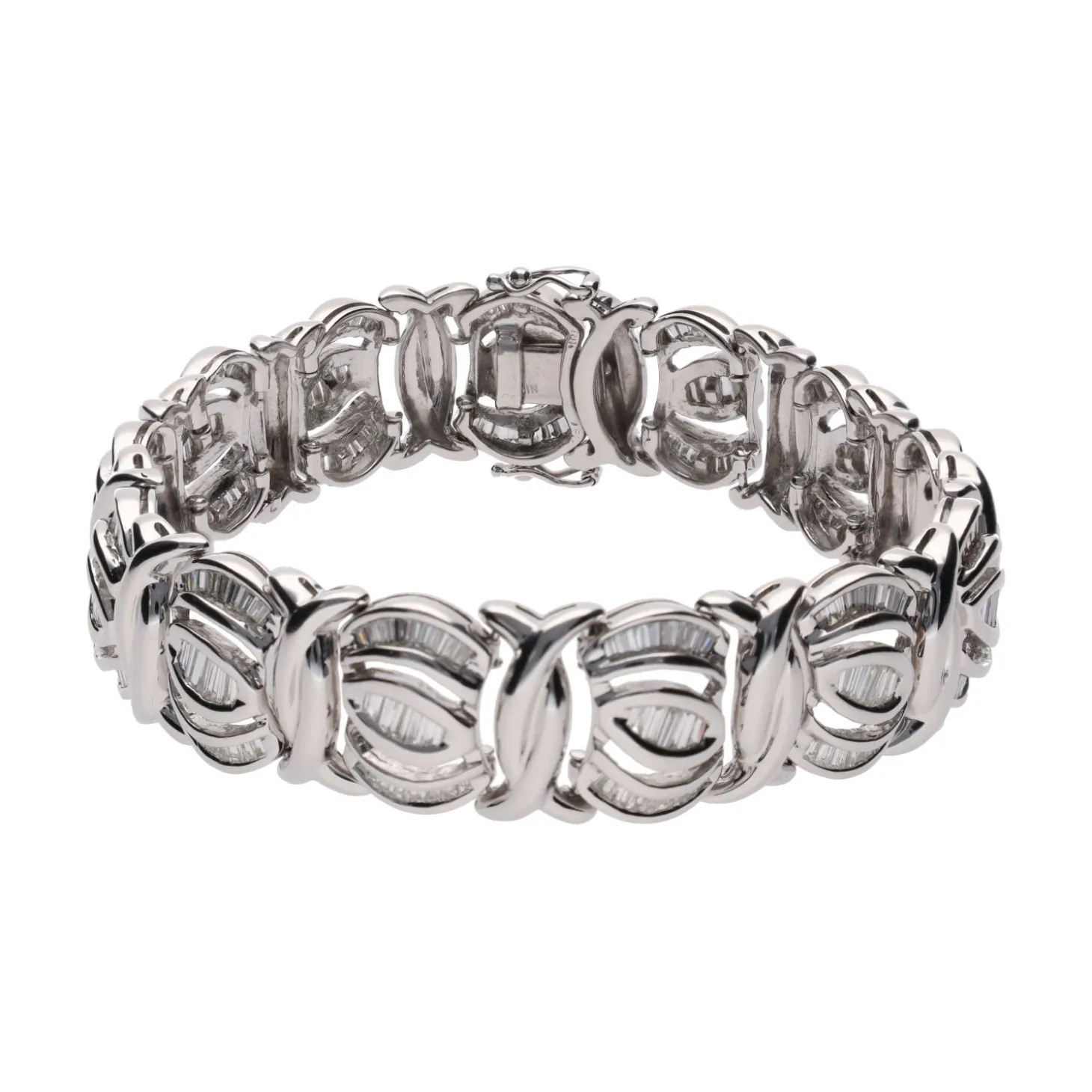PULSERAS Pulsera en oro blanco y diamantes naturales.