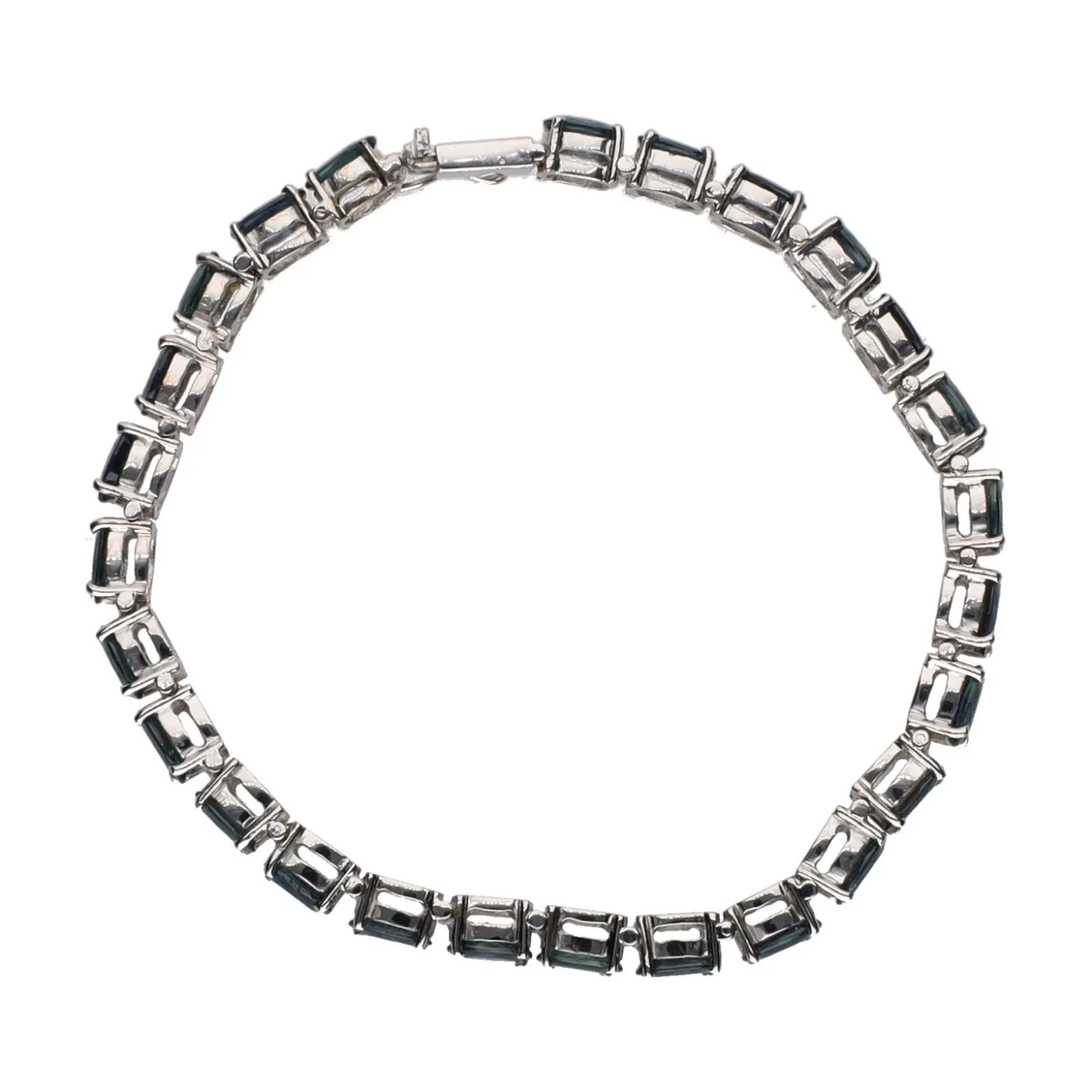 PULSERAS Pulsera en oro blanco con zafiros.