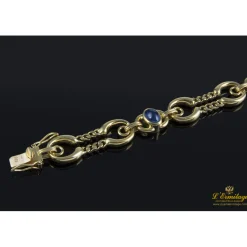 PULSERAS Pulsera realizada en oro amarillo. Presenta zafiros naturales.