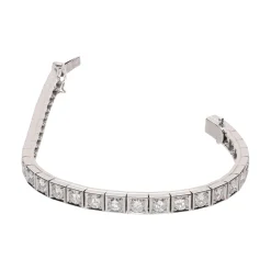 PULSERAS Pulsera riviere en oro blanco con brillantes.