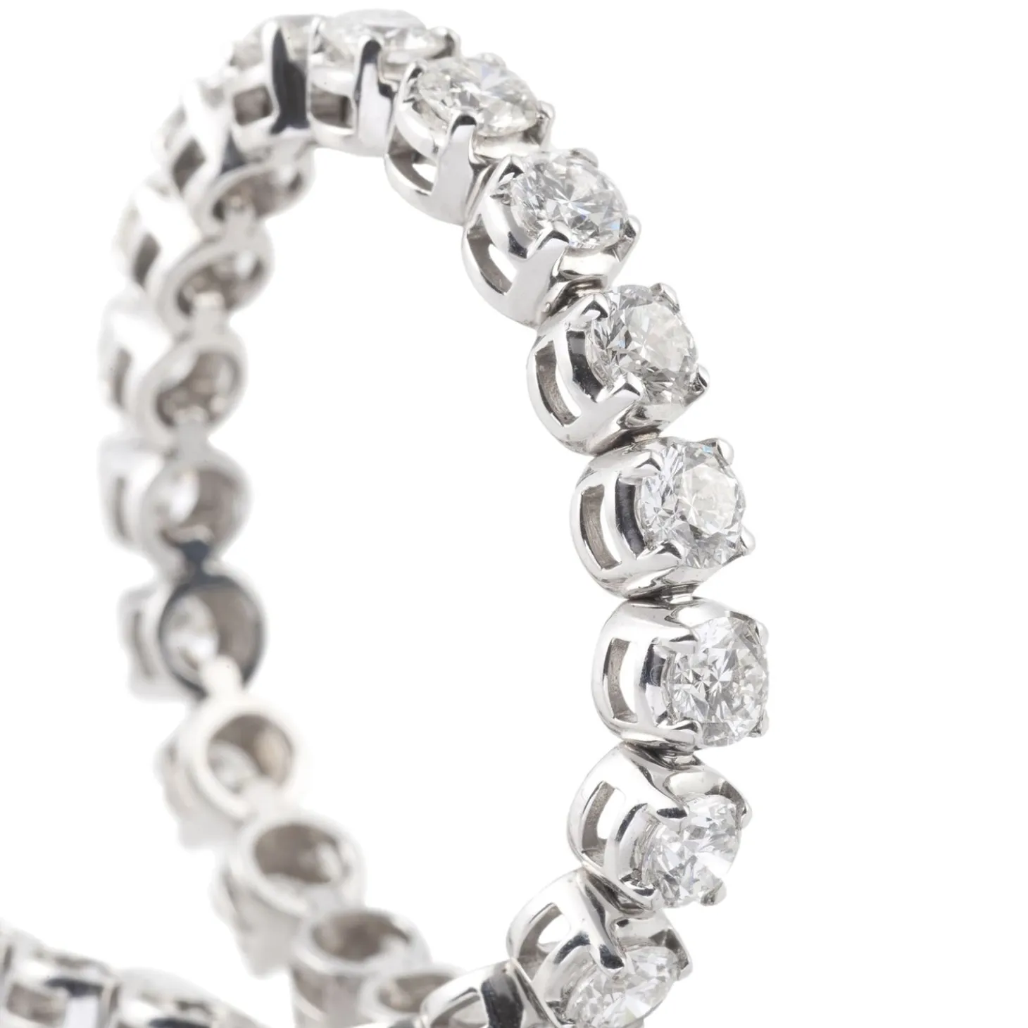 PULSERAS Pulsera riviere en oro blanco con brillantes.
